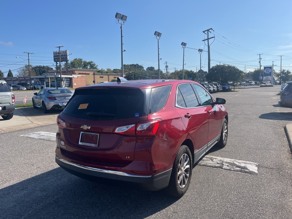 2018 Chevrolet Equinox LT photo 3