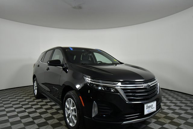 2023 Chevrolet Equinox LT photo 2