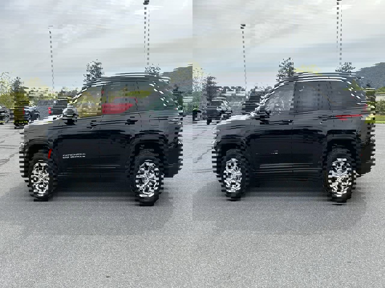 2023 Jeep Grand Cherokee Limited photo 4