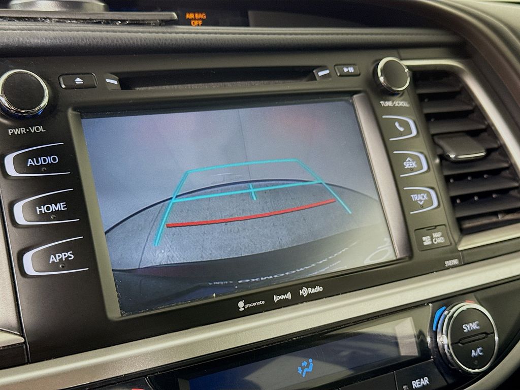 2019 Toyota Highlander XLE photo 18