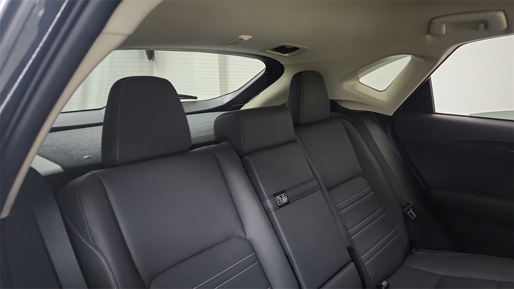 2021 Lexus NX 300 photo 3