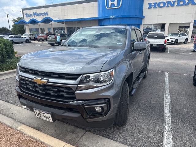 2022 Chevrolet Colorado LT photo 2