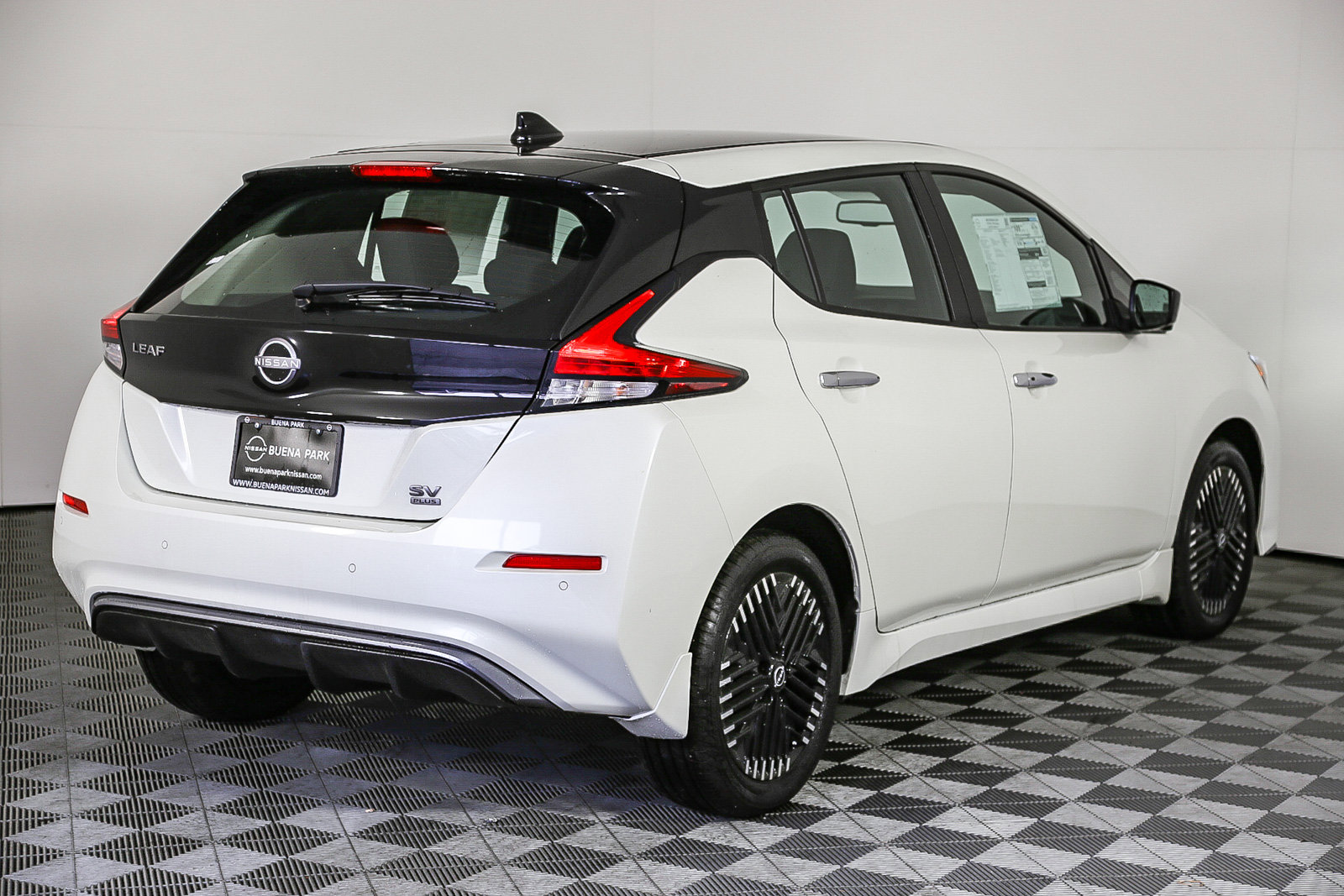 2025 Nissan Leaf SV Plus photo 8