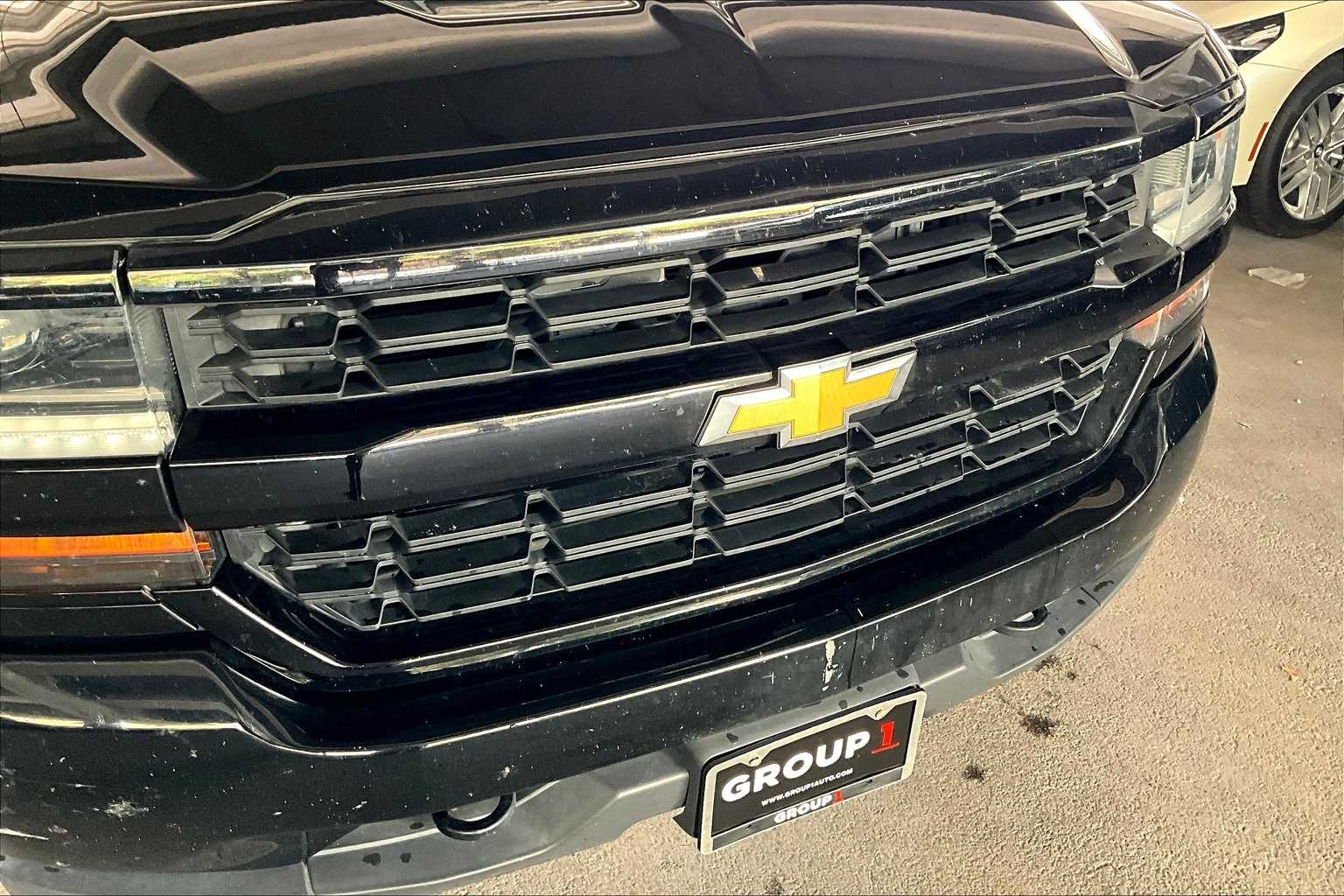 2018 Chevrolet Silverado 1500 Custom photo 27