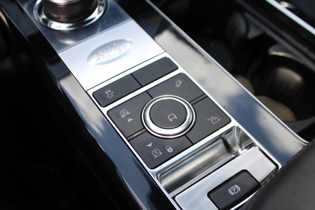 2019 Land Rover Range Rover SuperCharged photo 28