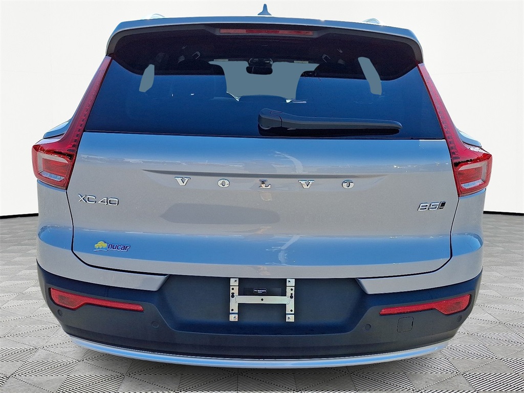 2025 Volvo XC40 Core photo 6