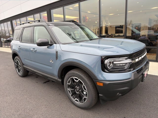 2025 Ford Bronco Sport Outer Banks's photo