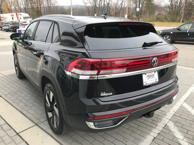 2026 Volkswagen Atlas Cross Sport SE Technology photo 3