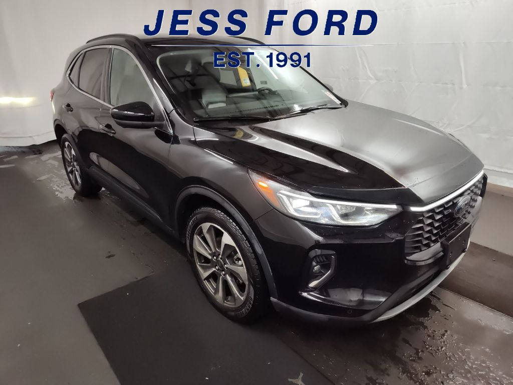 2023 Ford Escape Platinum photo 4