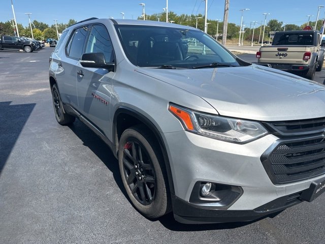 2019 Chevrolet Traverse Premier photo 2