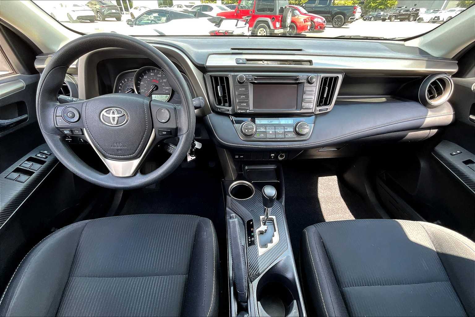 2014 Toyota RAV4 XLE photo 13