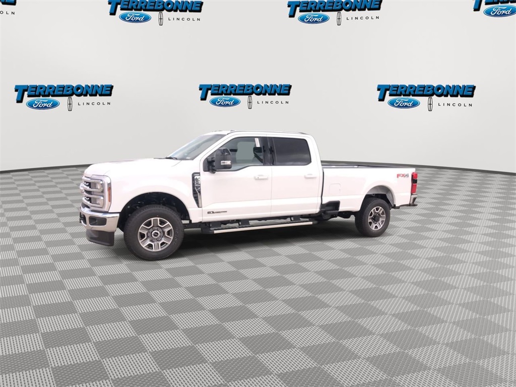2025 Ford F-250 Lariat photo 3