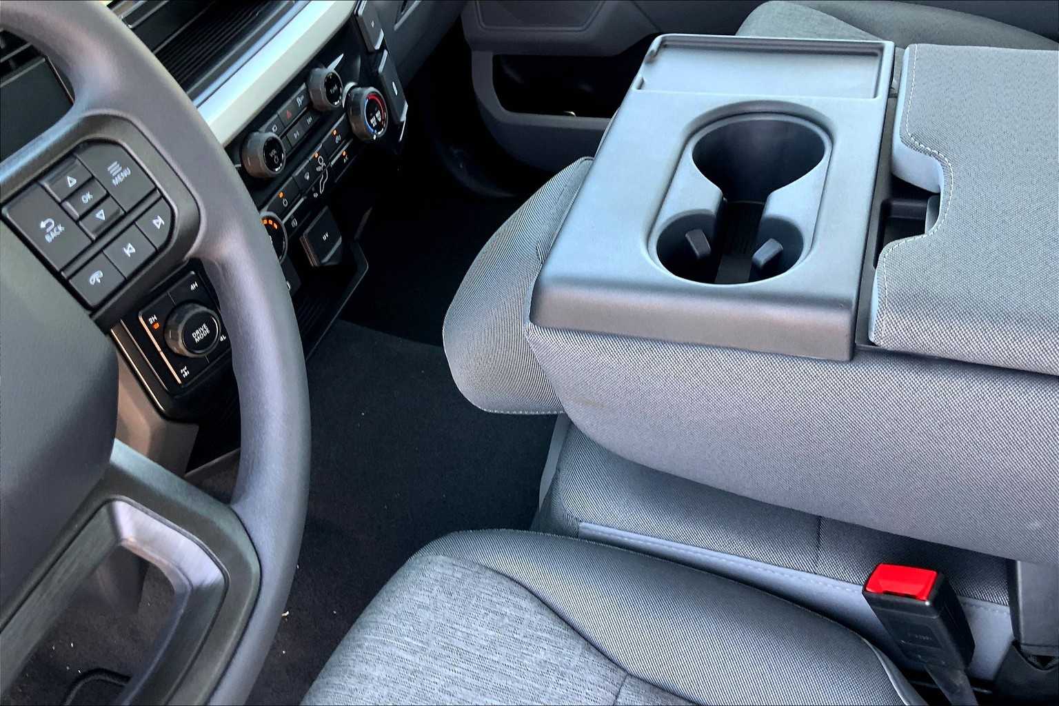 2025 Ford F-250 XL photo 7