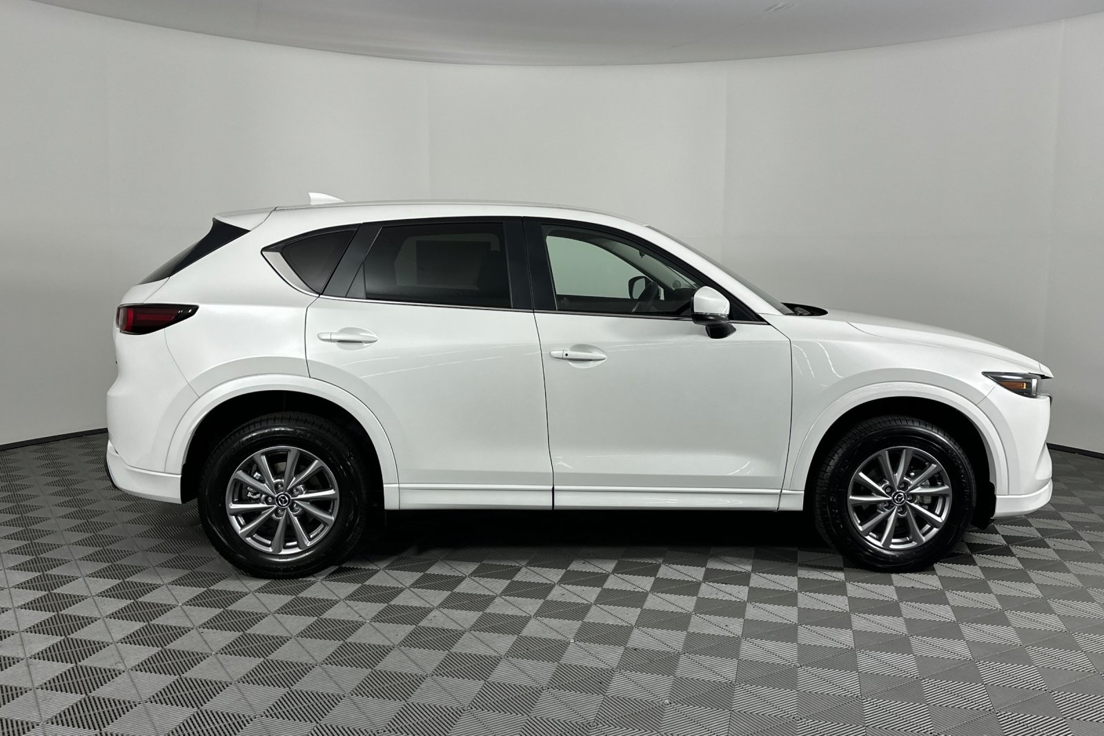 2025 Mazda CX-5 2.5 Select photo 3