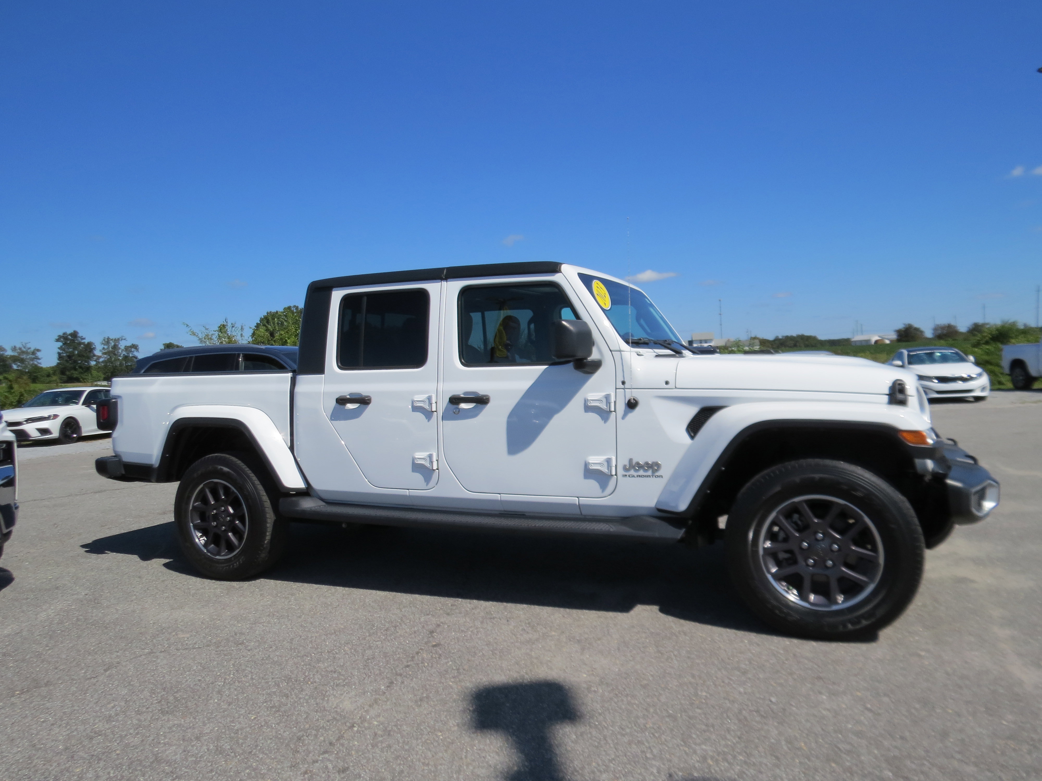2023 Jeep Gladiator Overland photo 16