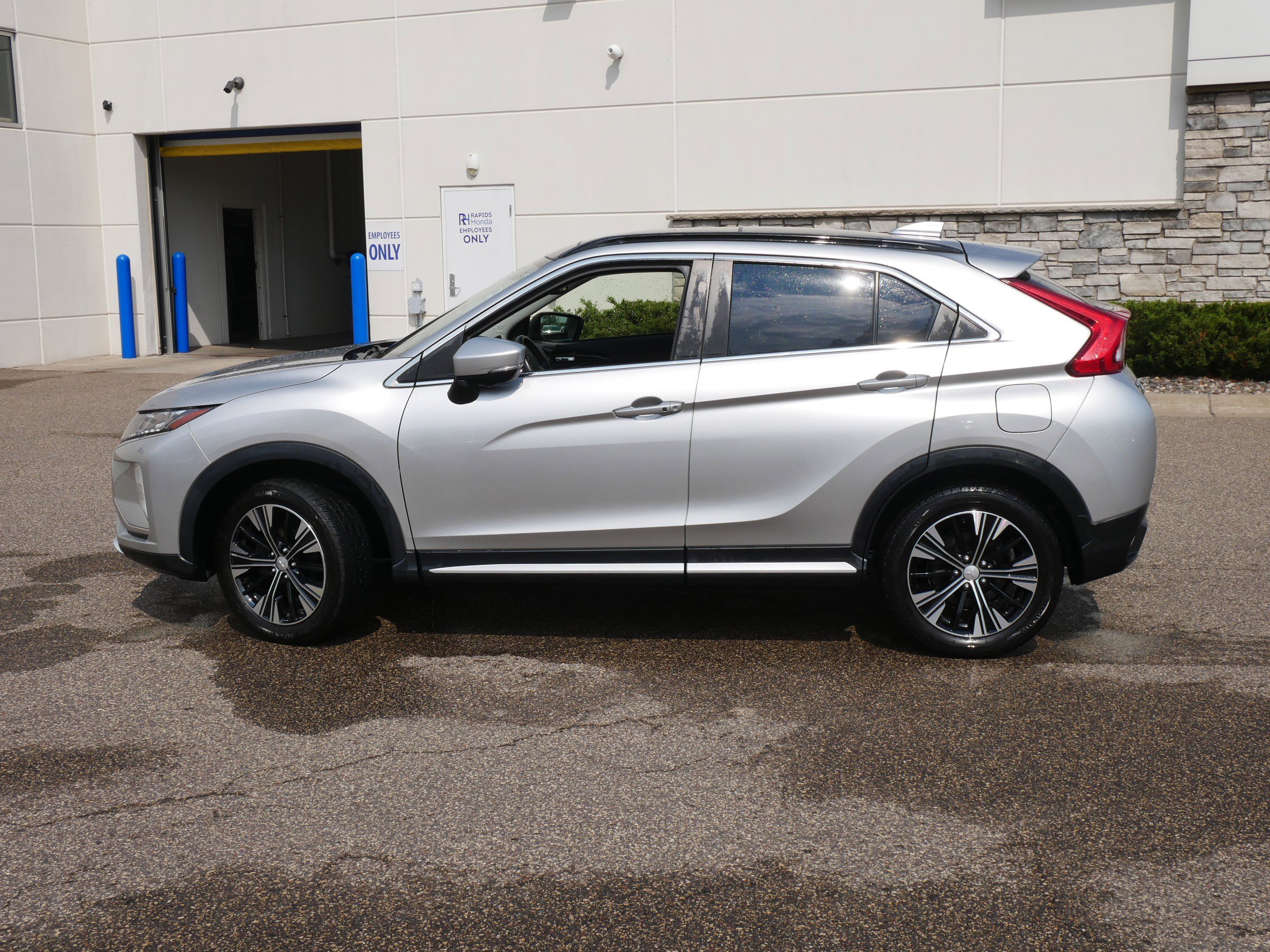 Used 2019 Mitsubishi Eclipse Cross SEL with VIN JA4AT5AA0KZ021925 for sale in Coon Rapids, Minnesota
