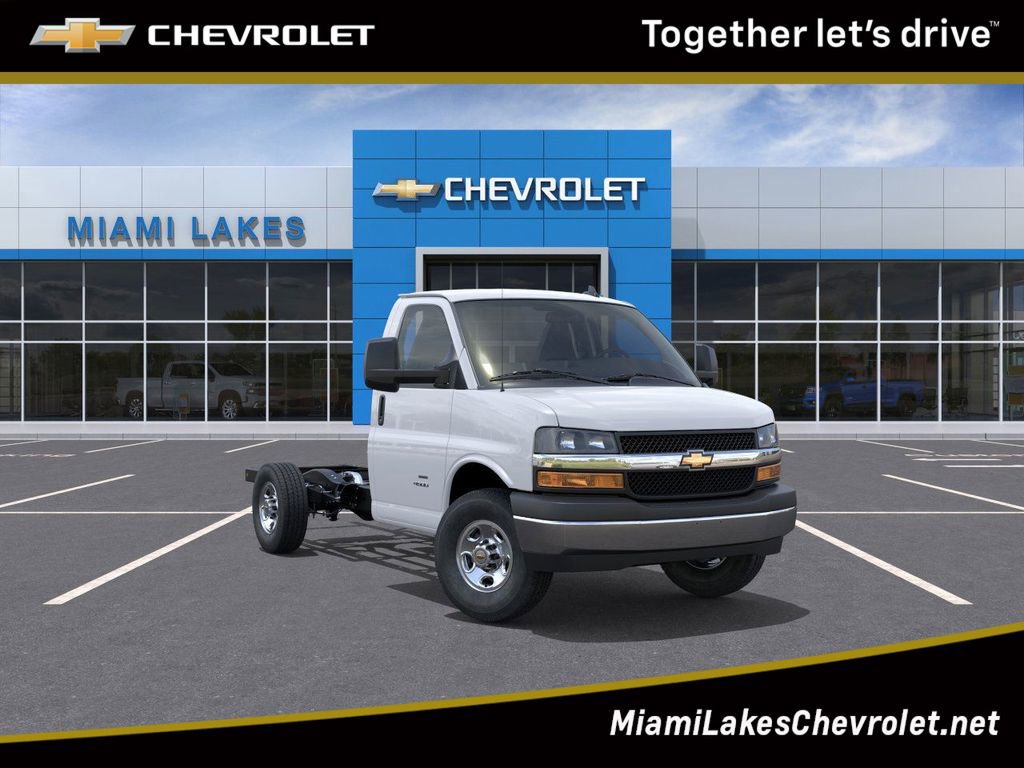 2025 Chevrolet Express Cutaway Base's photo
