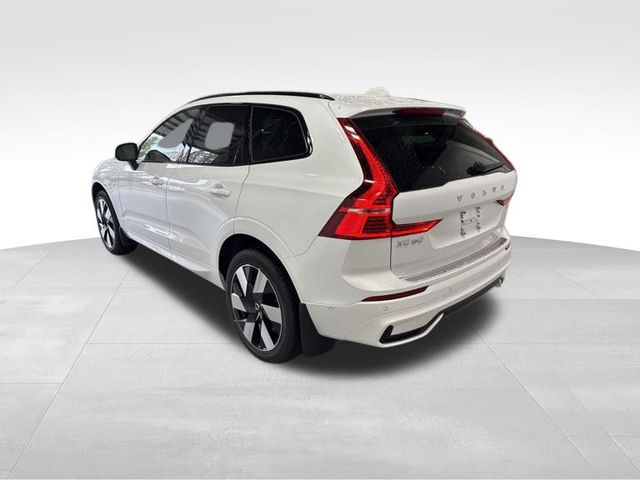 2025 Volvo XC60 Hybrid T8 Plus photo 3