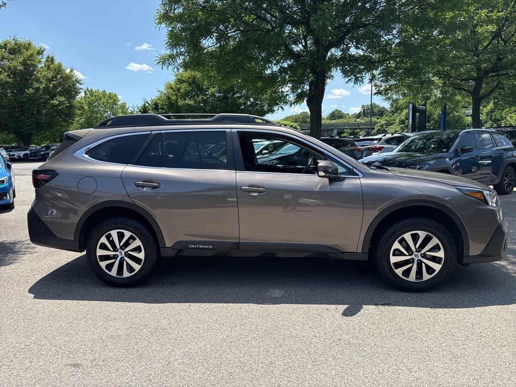 2022 Subaru Outback Premium photo 4