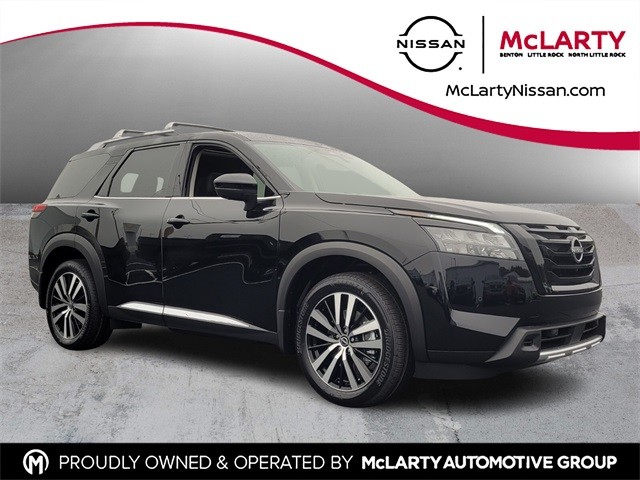 2025 Nissan Pathfinder Platinum's photo