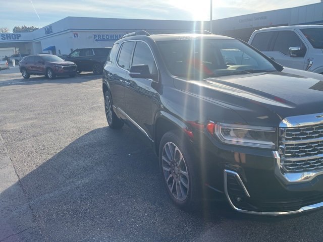 2021 GMC Acadia Denali's photo