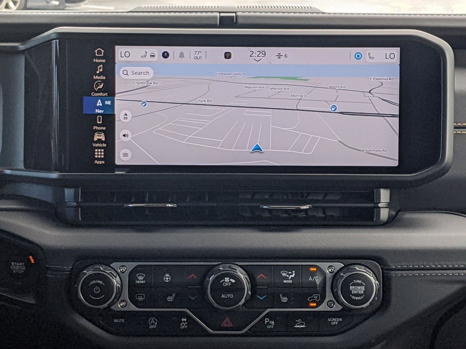 2024 Jeep Wrangler Sahara photo 13