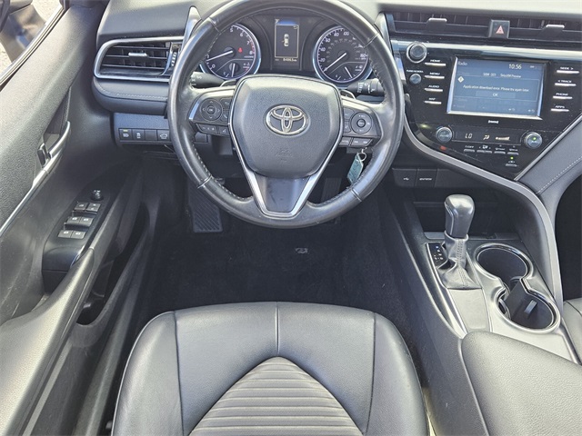 2020 Toyota Camry SE photo 7