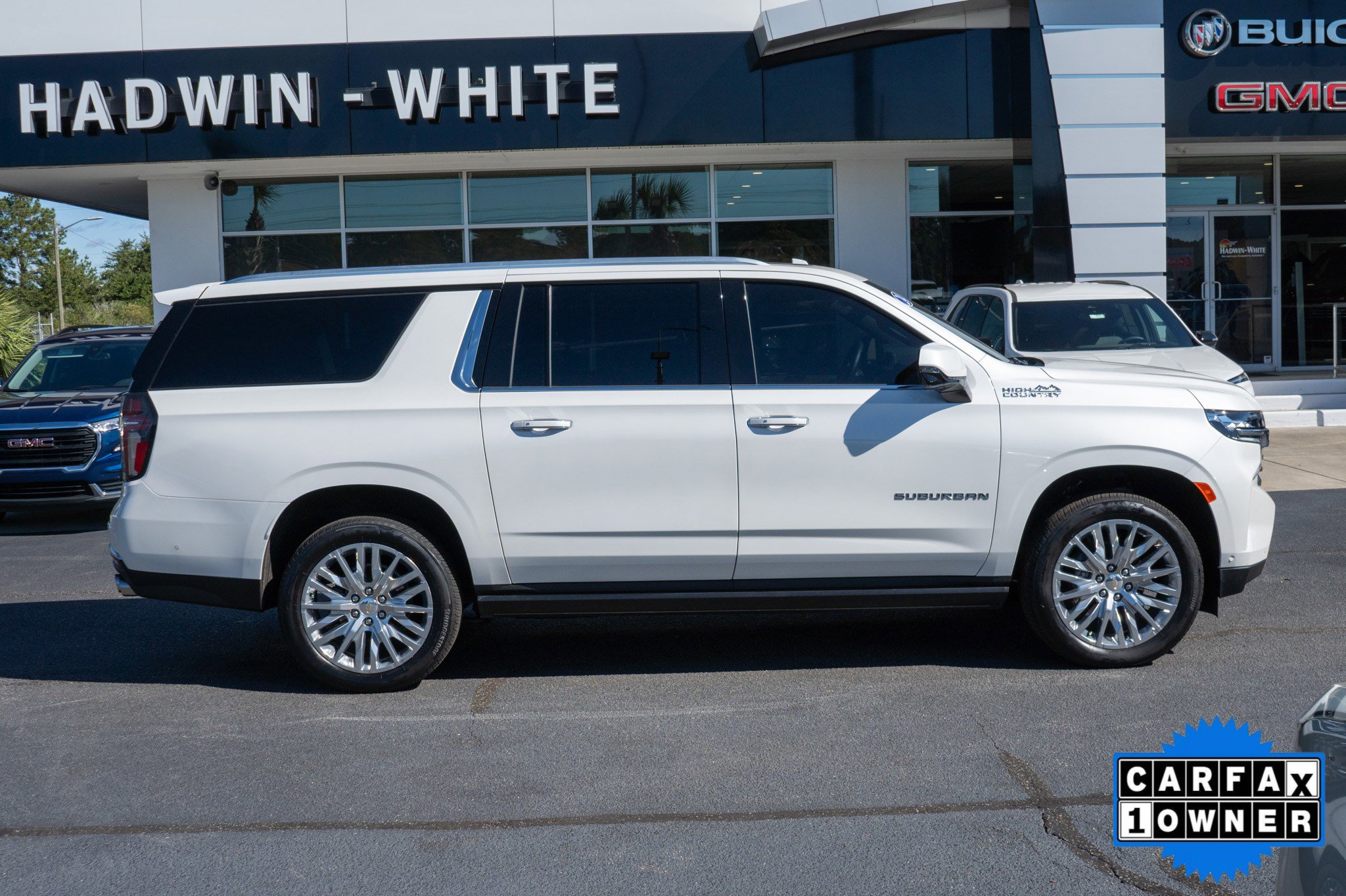 2024 Chevrolet Suburban High Country photo 2