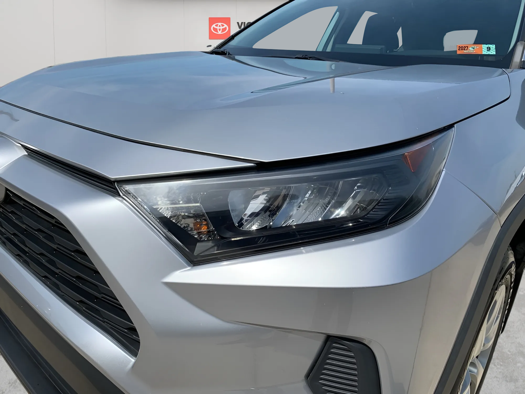 2019 Toyota RAV4 LE photo 25