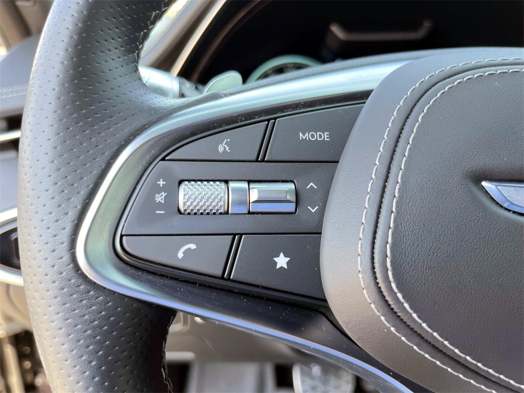 2024 Genesis GV70 2.5T photo 16