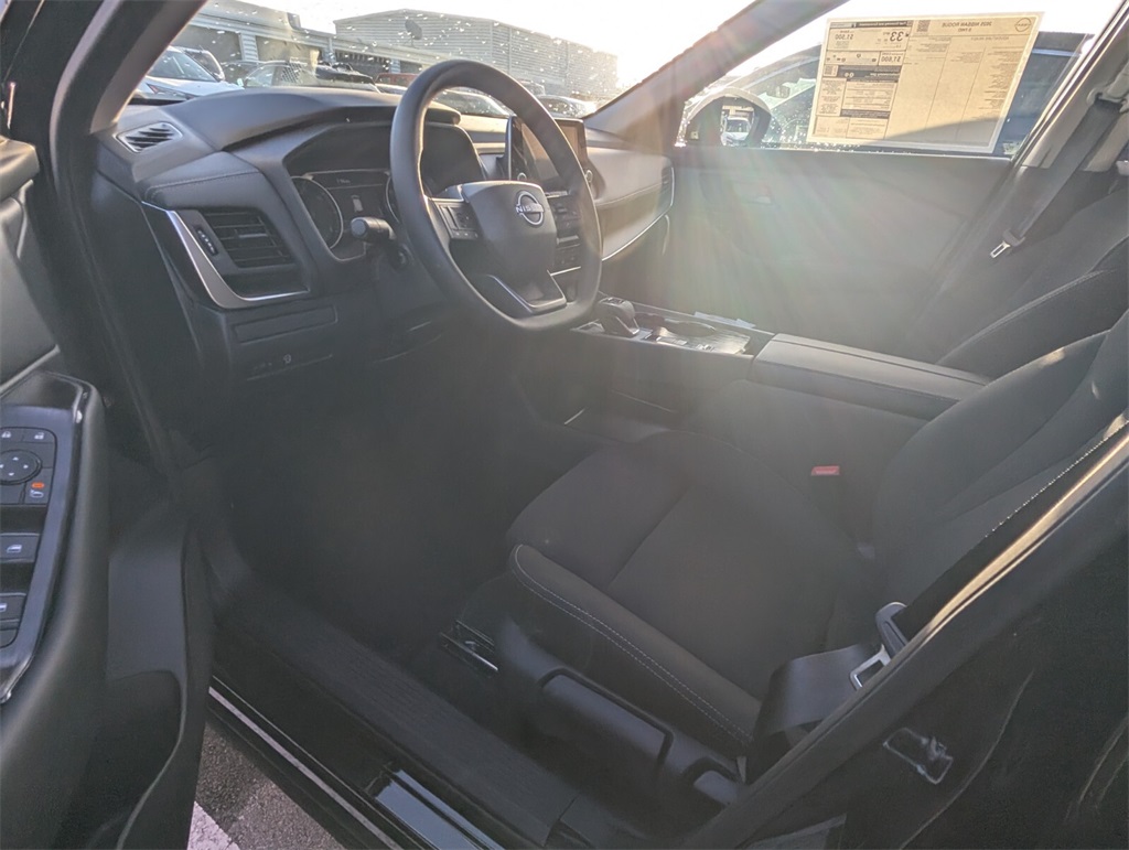 2025 Nissan Rogue S photo 7