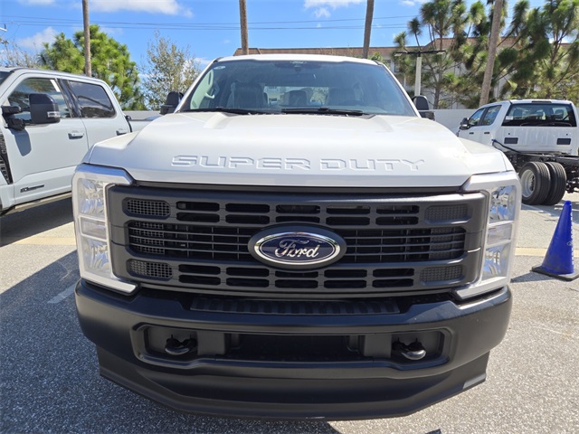 2025 Ford F-250 XL photo 3