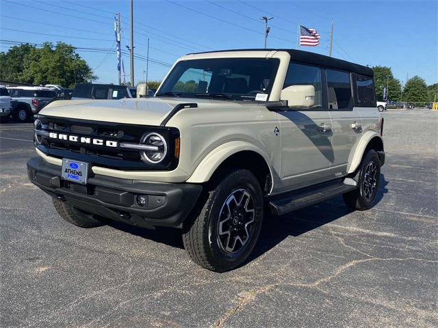 2025 Ford Bronco Outer Banks photo 6