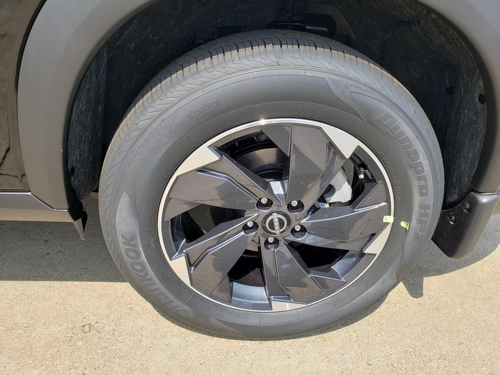 2026 Nissan Rogue SV photo 11