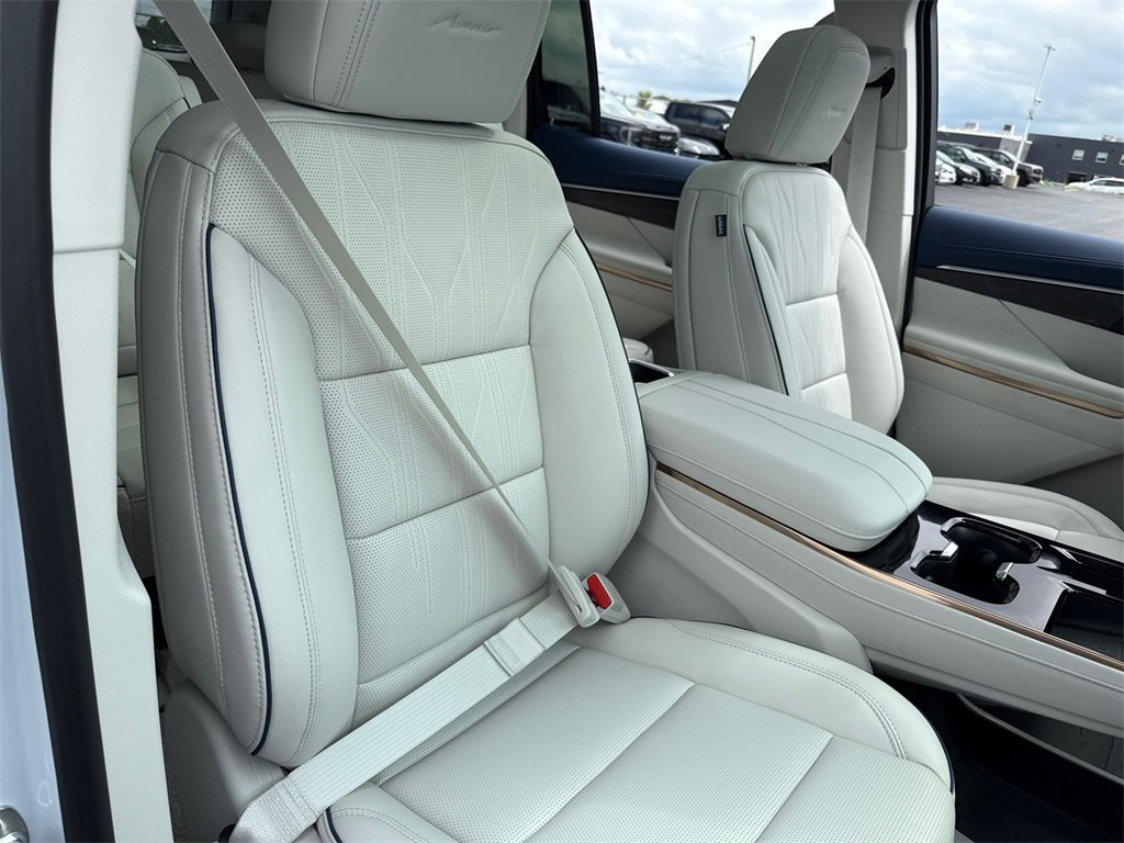 2026 Buick Enclave Avenir photo 38
