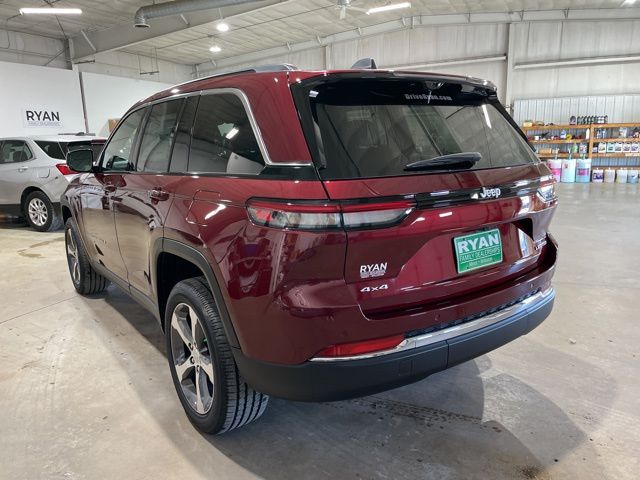 2025 Jeep Grand Cherokee Limited photo 6