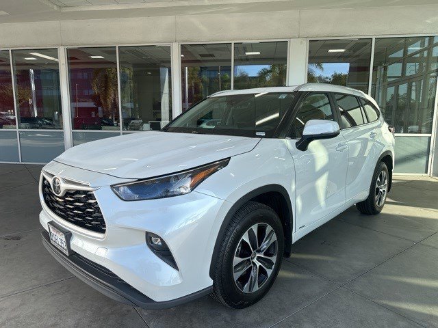 2025 Toyota Highlander Hybrid XLE photo 10