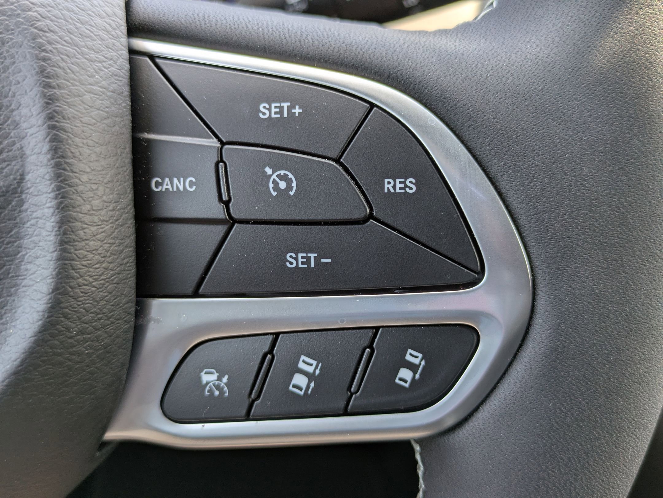 2025 Chrysler Voyager LX photo 15