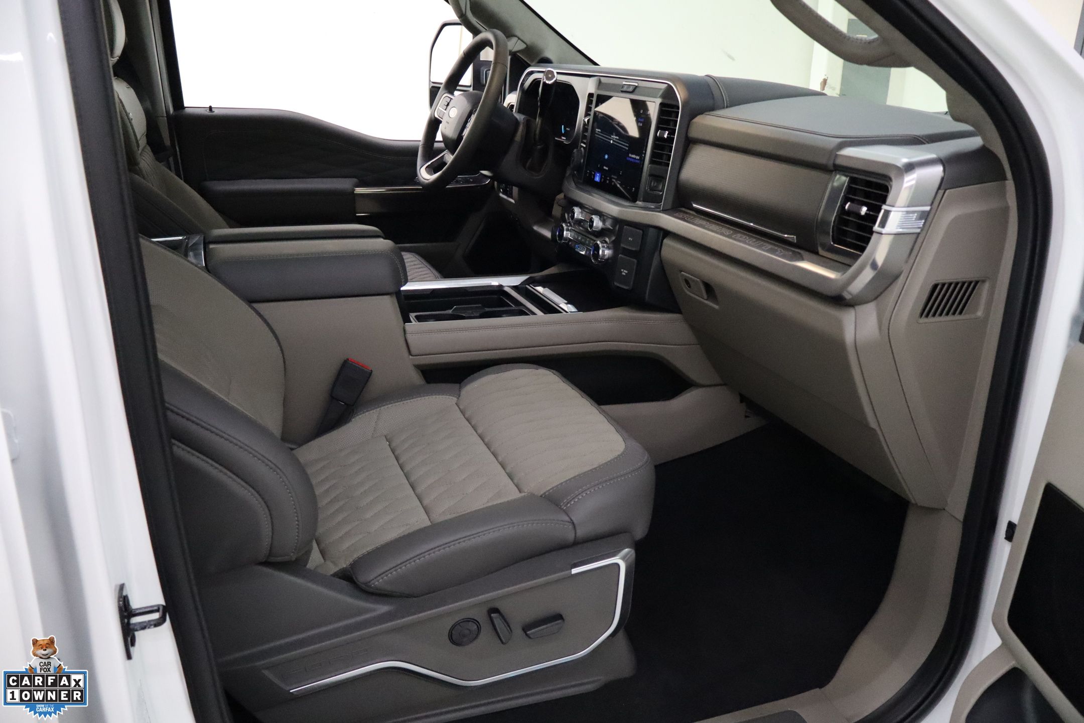 2025 Ford F-450 photo 34