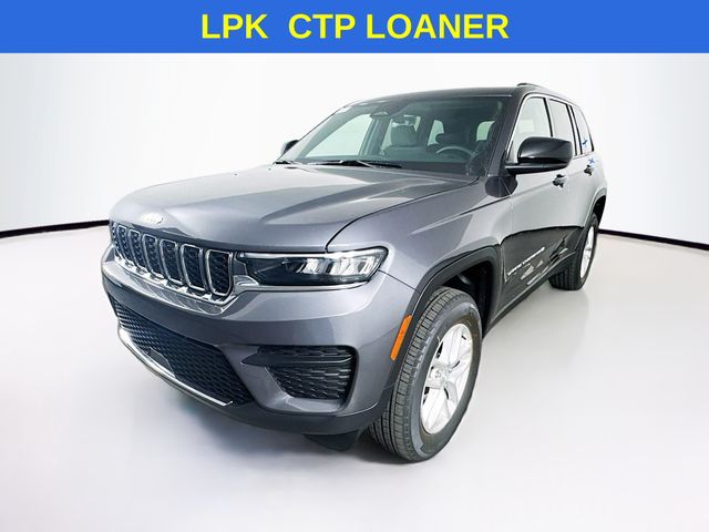 2025 Jeep Grand Cherokee Laredo X photo 3