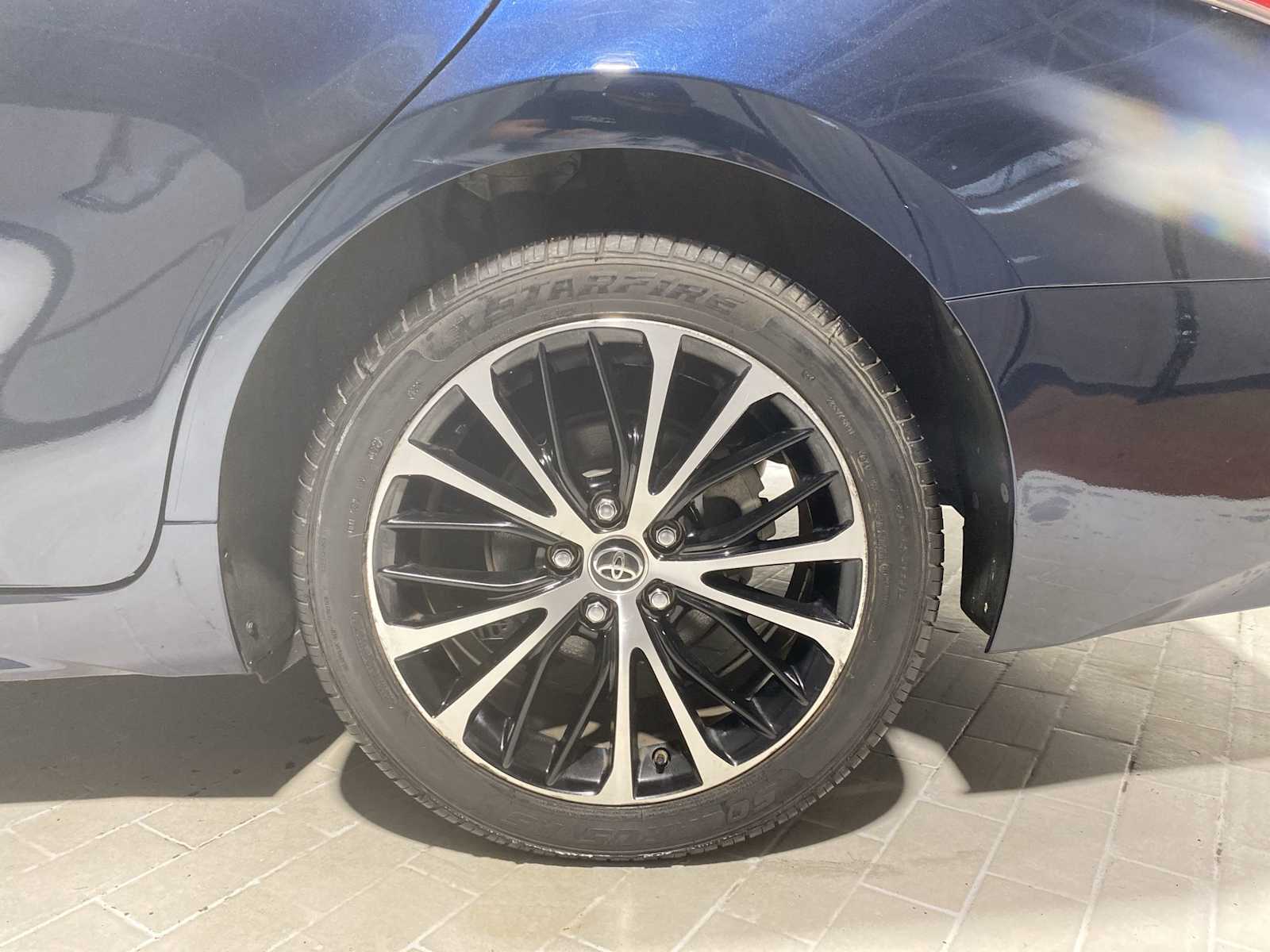 2018 Toyota Camry SE photo 8