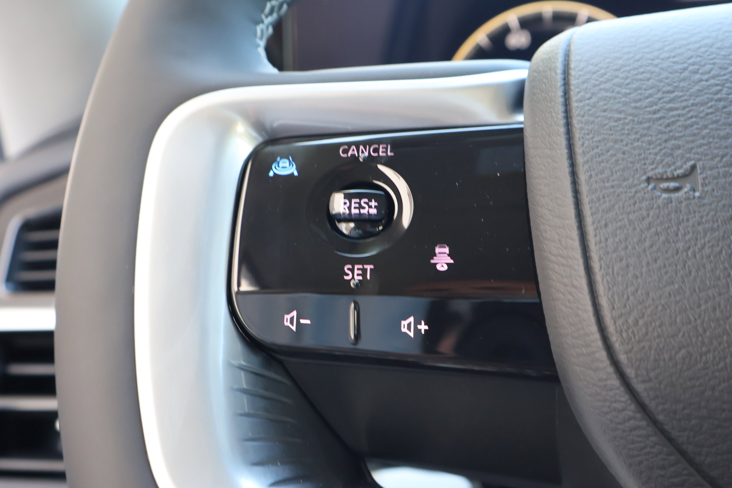2026 Infiniti QX80 Luxe photo 24