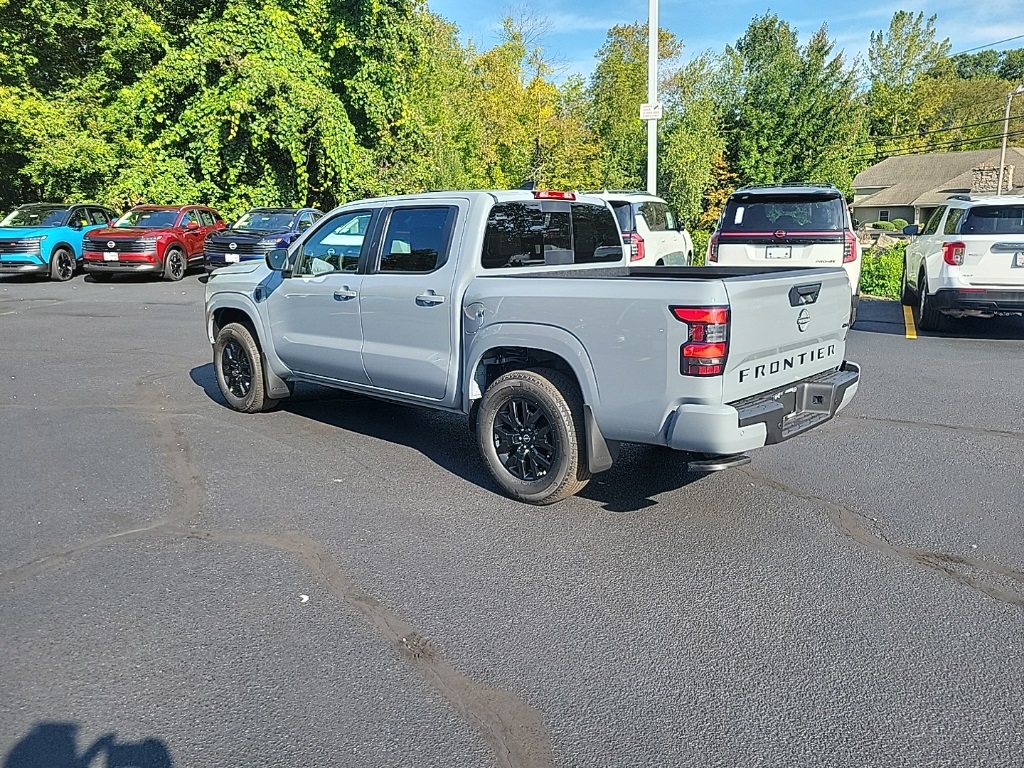 2026 Nissan Frontier Crew Cab SV photo 3