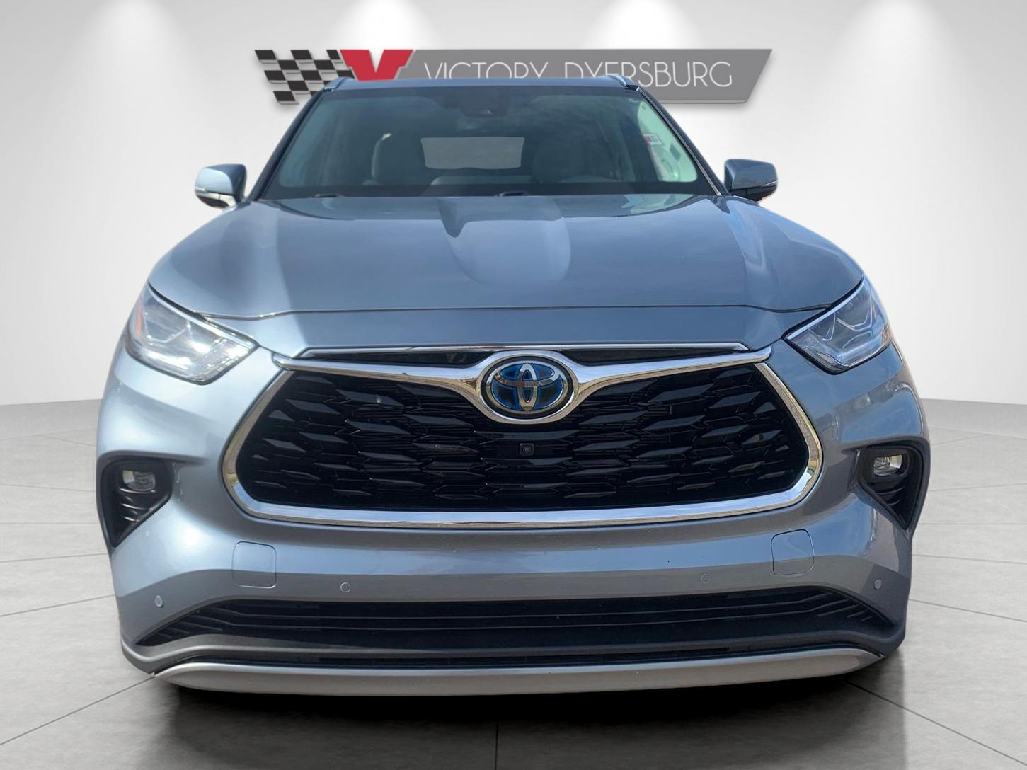 2024 Toyota Highlander Hybrid Platinum photo 2