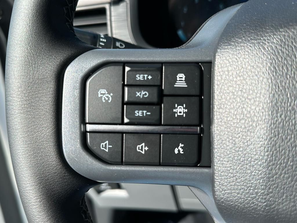 2025 Ford F-150 XLT photo 17