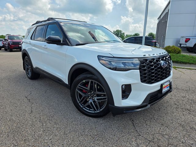 2025 Ford Explorer ST photo 2