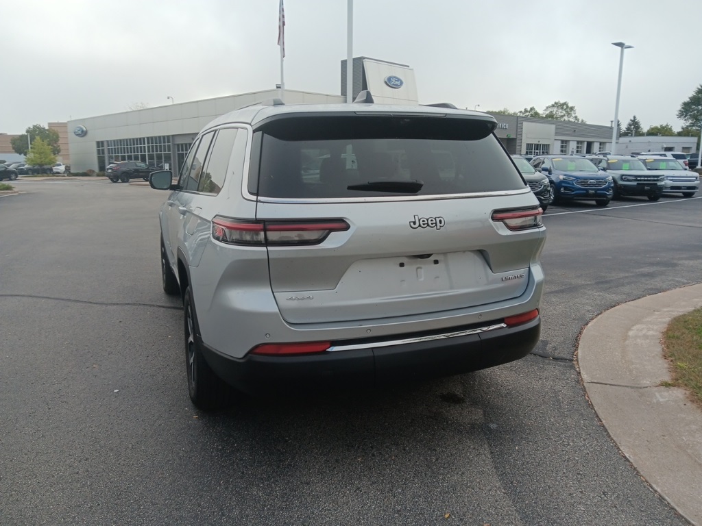2024 Jeep Grand Cherokee Limited photo 3