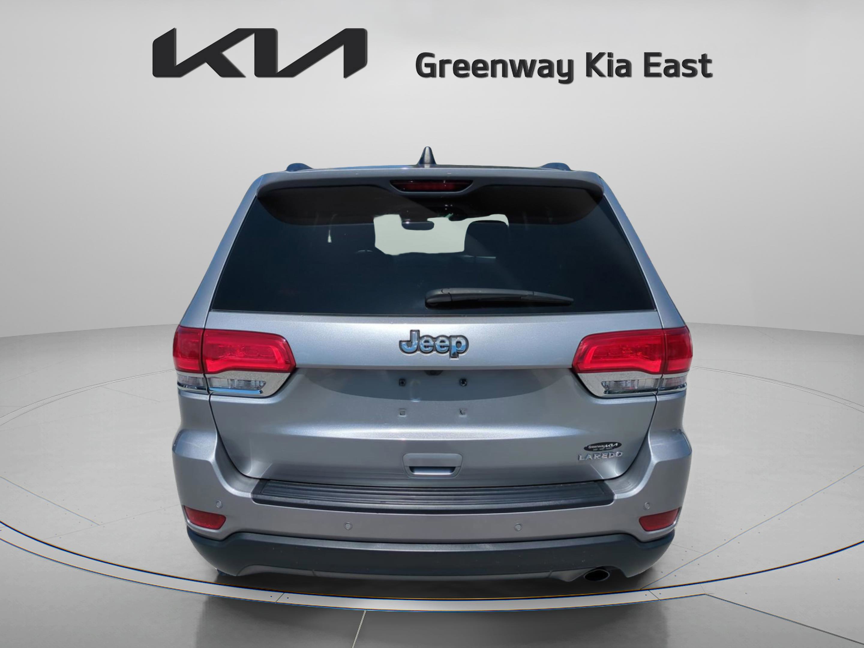 2019 Jeep Grand Cherokee Laredo E photo 4