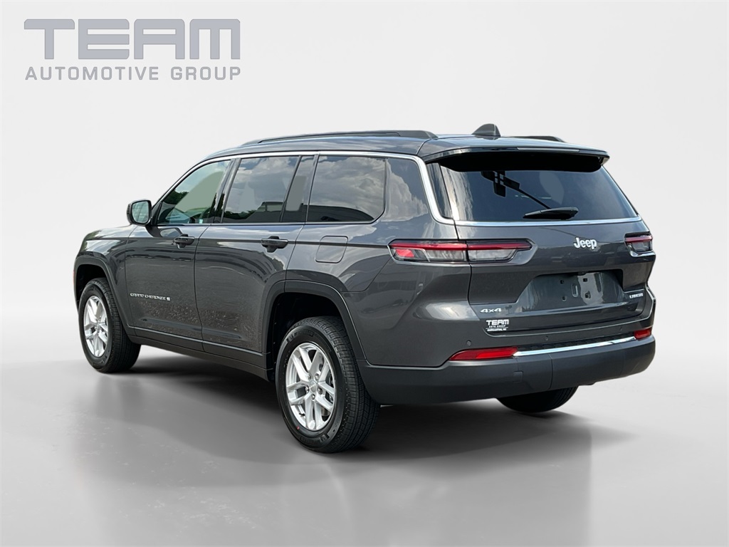 2025 Jeep Grand Cherokee Laredo photo 5