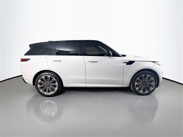 2025 Land Rover Range Rover Sport SE photo 4